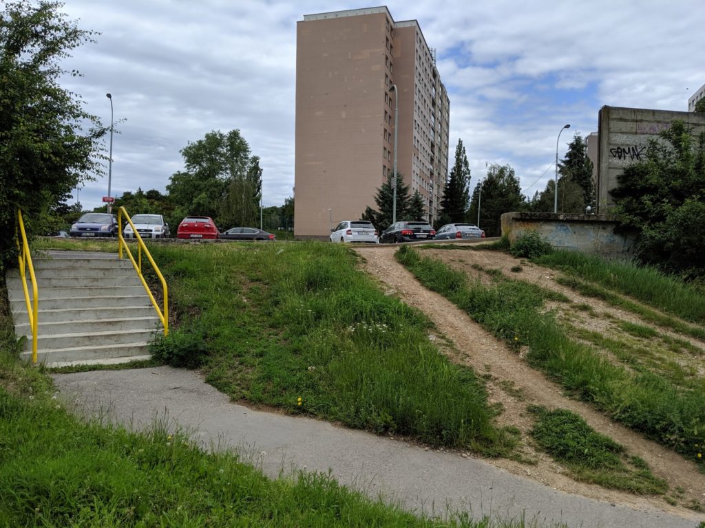 Bezbariérové napojení Dědiny a ulice Pilotů