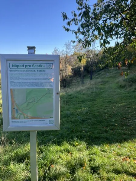 Revitalizace a průsek pěší stezky v Šárce v okolí „Zlodějky“