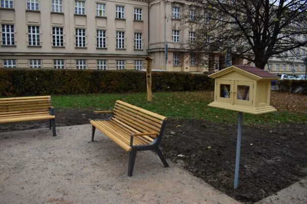 Park Jaroslava Meda – revitalizace prostoru před KTF UK