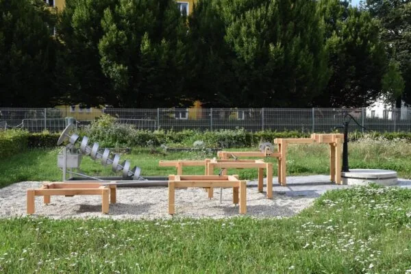 Vodní prvek a pítko na dětském hřišti K Červenému Vrchu Vokovice