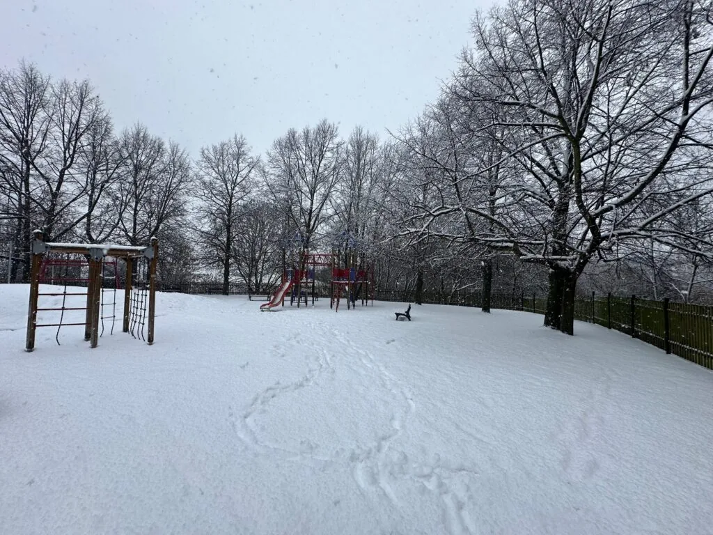Vodní prvek a pítko na dětském hřišti K Červenému Vrchu Vokovice