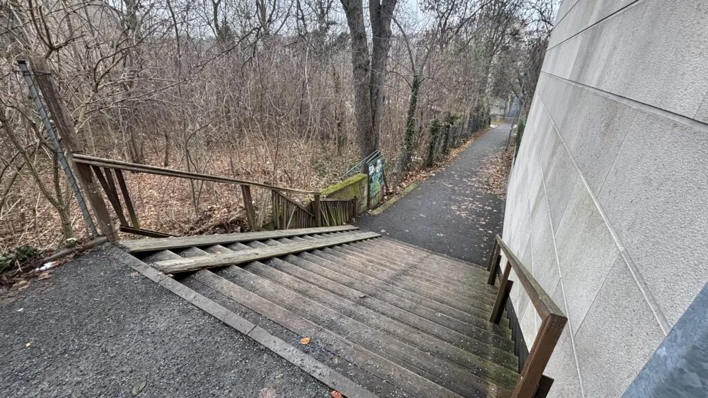 Rampa – bezbarierový přístup a přechod okolo parku Kajetánka