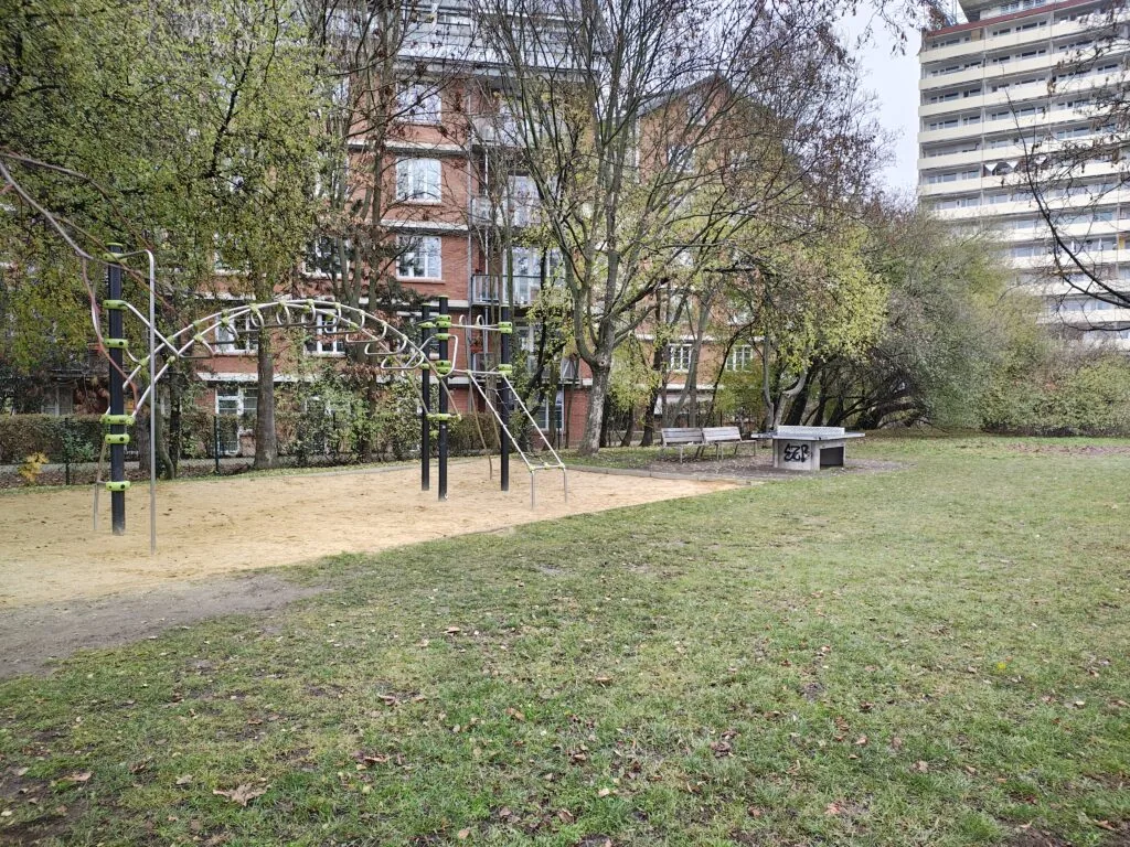 Houpací kolotoč pro mládež na Petřinách