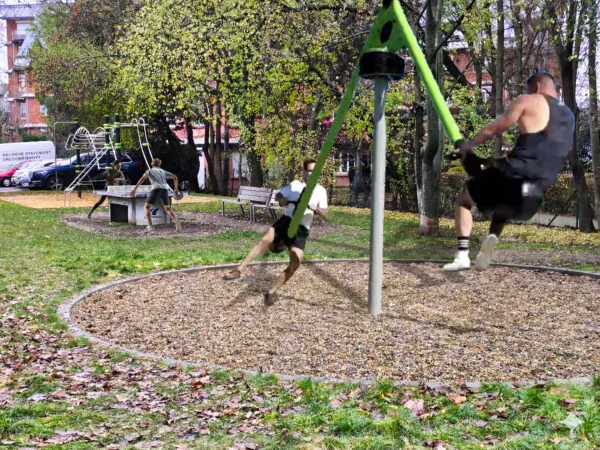 Houpací kolotoč pro mládež na Petřinách