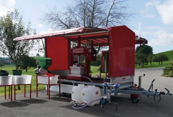 Komunitní moštárna ve Vokovicích